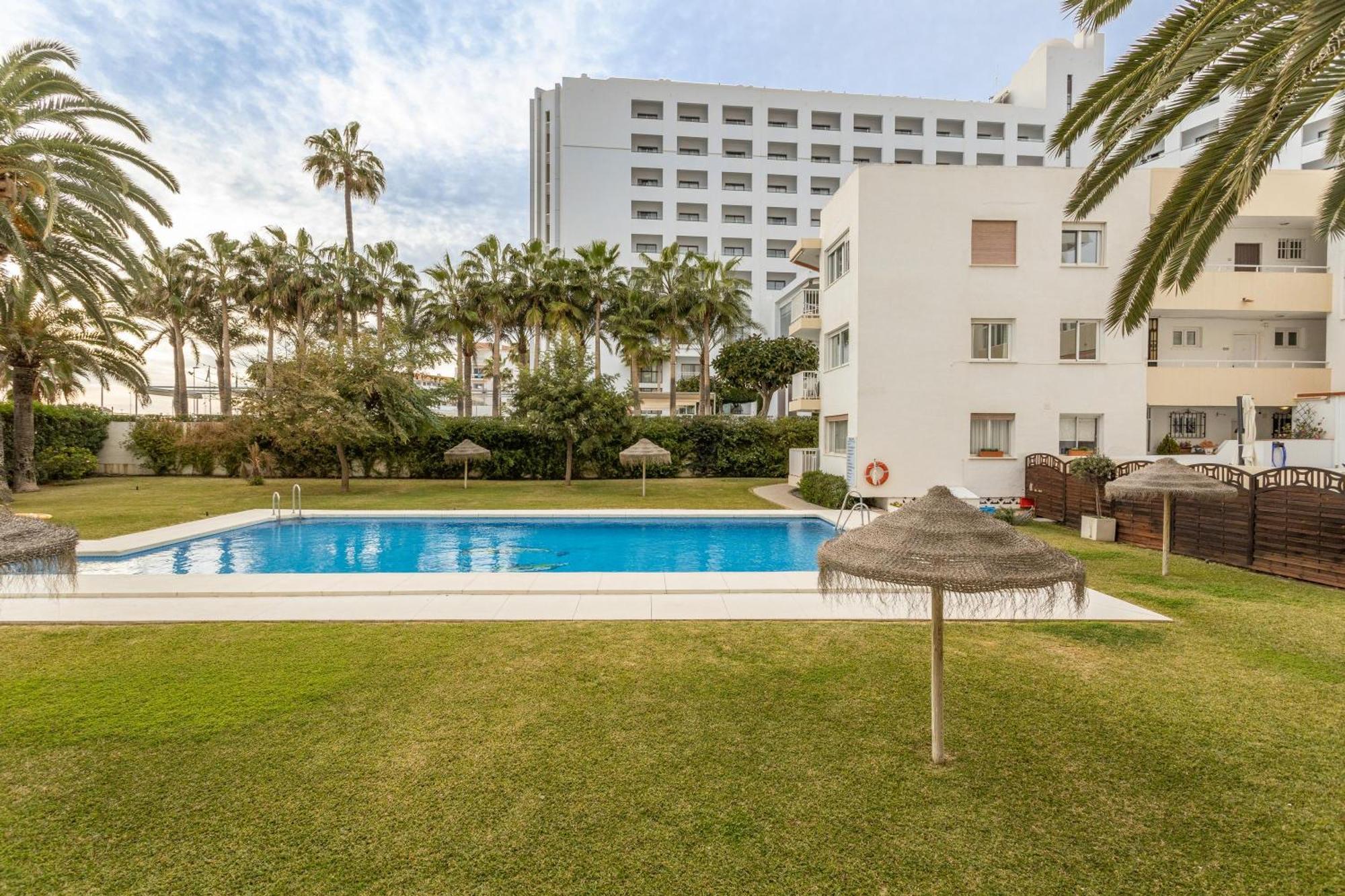 A410 Frontlilne Apartment Nerja Dış mekan fotoğraf