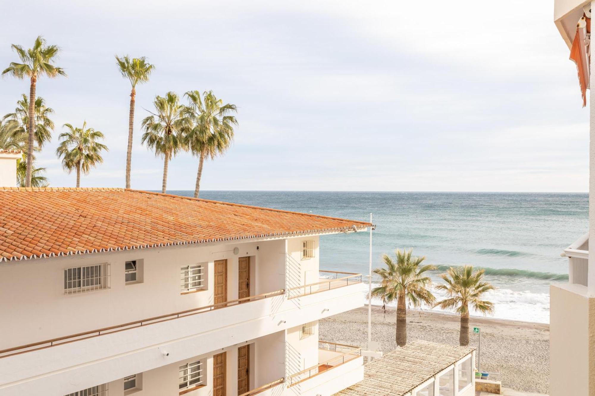 A410 Frontlilne Apartment Nerja Dış mekan fotoğraf